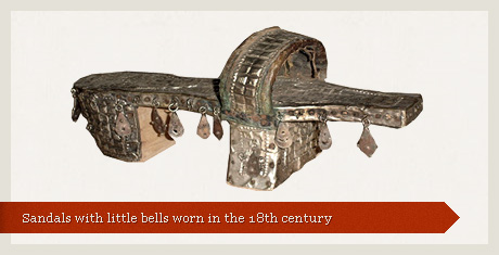 Sandals with little bells worn in the 18th century